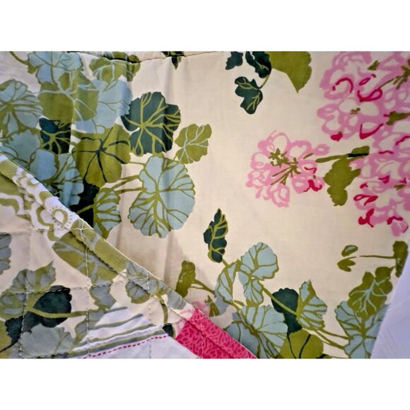 Vintage COUNTRY LIVING Quilted Table Runner 100% Cotton Pink Green Geraniums - Picture 3 of 10